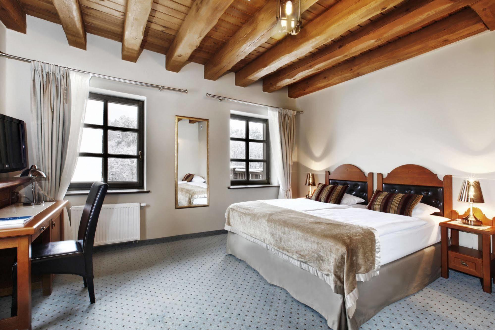 Hotel Aubrecht Country Spa Resort Пшечлево Екстер'єр фото